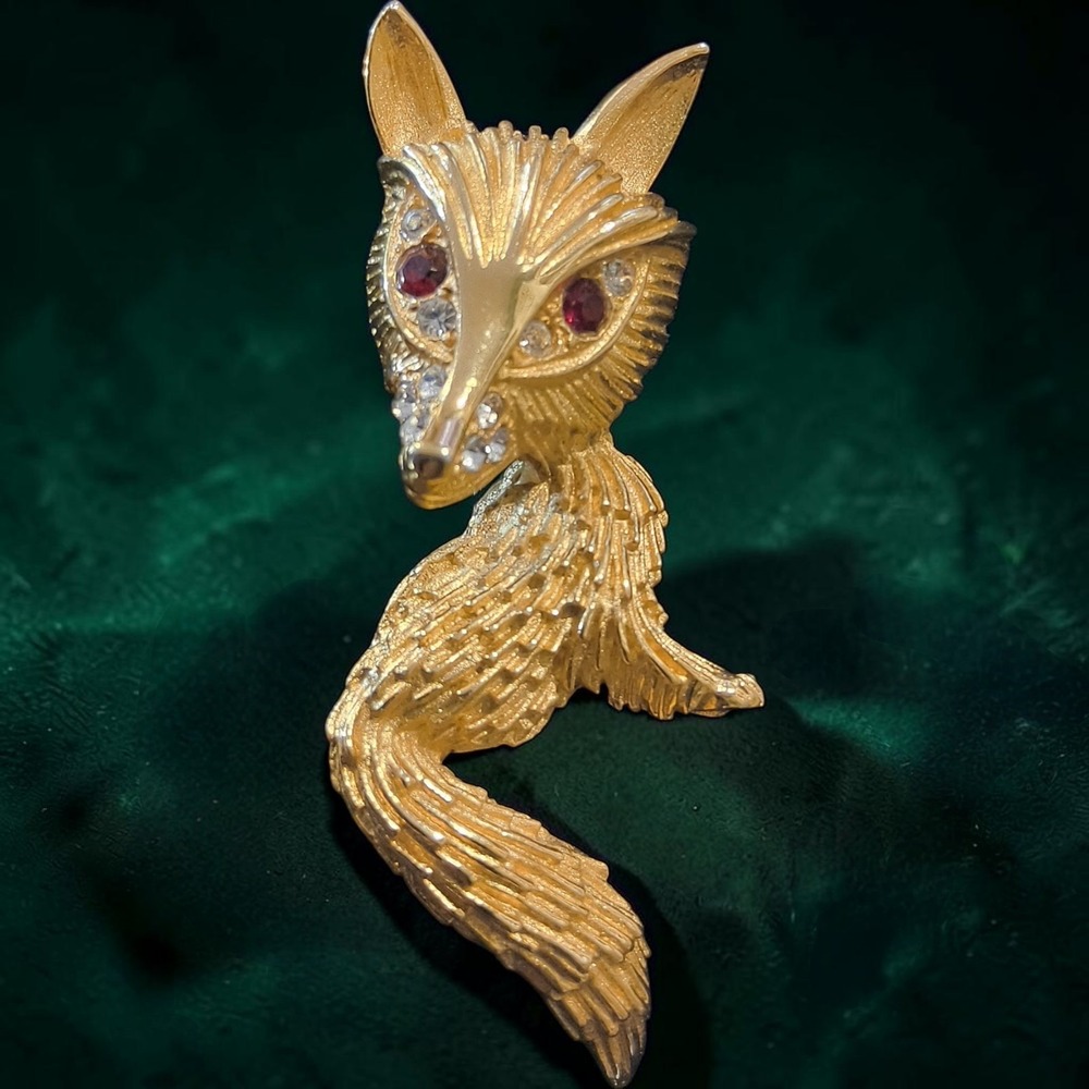 Vintage Coro Fox Brooch Red Rhinestone Eyes Gold Tone Figural Pin